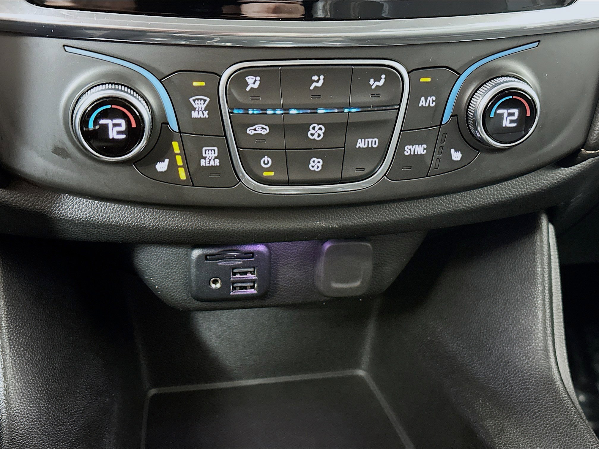 Used 2020 Chevrolet Traverse LT w/ LT Premium Package image 15