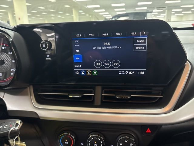 Used 2024 Chevrolet Trax RS w/ Sunroof Package FWD image 20