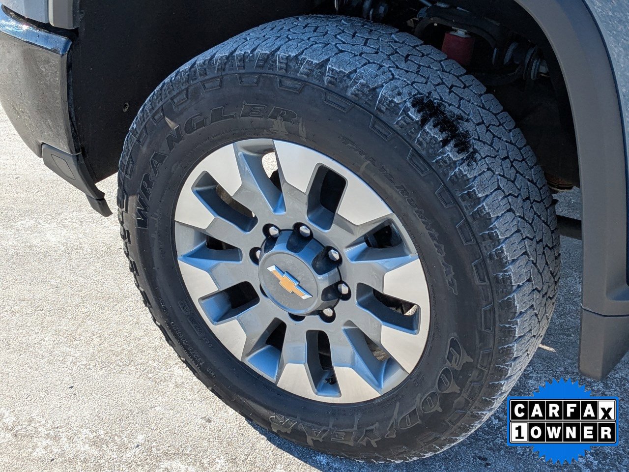 Used 2024 Chevrolet Silverado 2500 Custom w/ Custom Value Package image 11