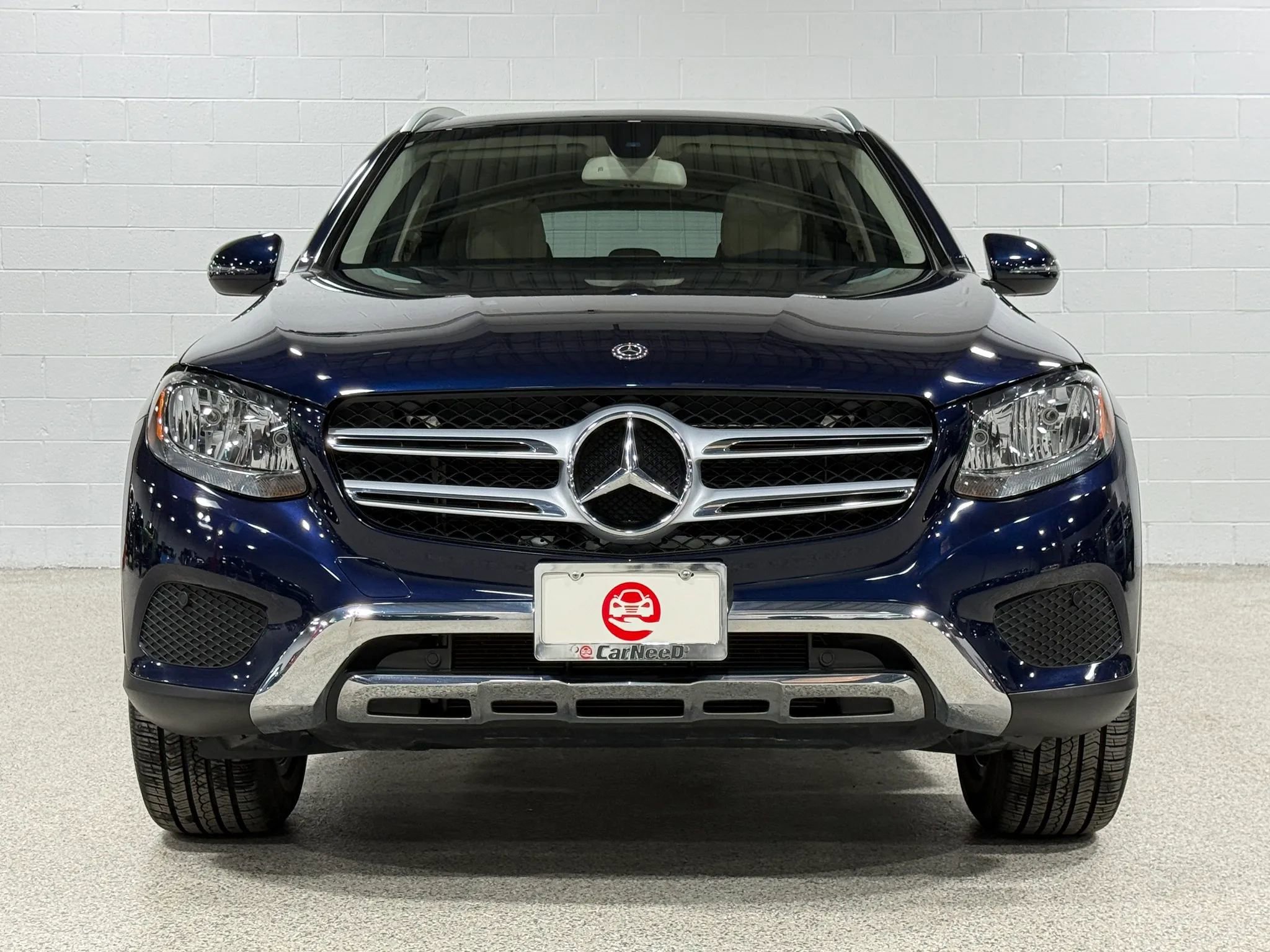 Used 2019 Mercedes-Benz GLC 300 4MATIC w/ Premium Package image 3