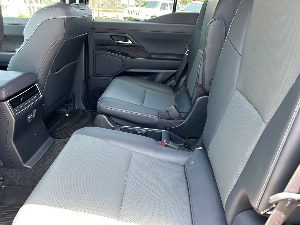 Used 2024 Lexus GX 550 w/ Accessory Package (Z1) AWD/4WD image 18