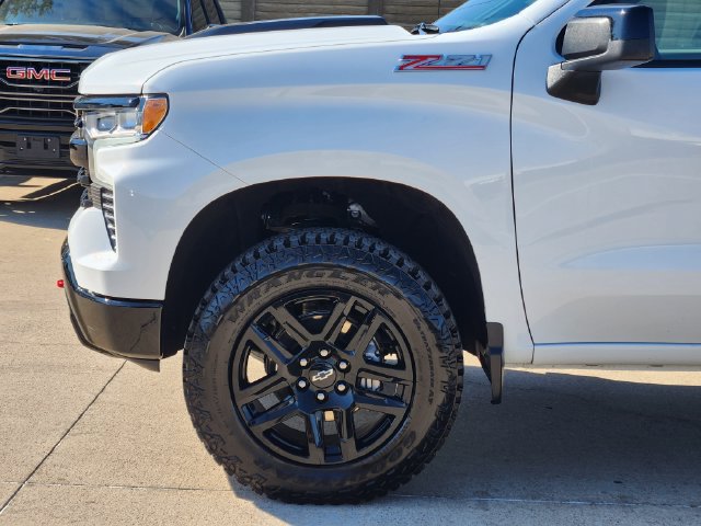 Used 2024 Chevrolet Silverado 1500 LT Trail Boss w/ Convenience Package II AWD/4WD image 15