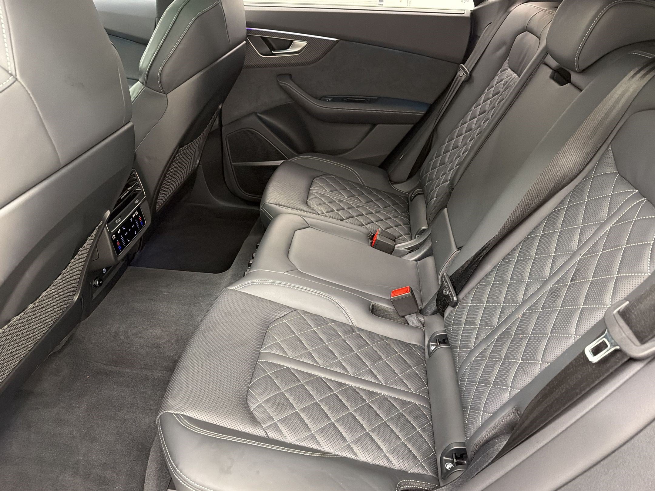 Used 2025 Audi SQ8 Premium Plus AWD/4WD image 22