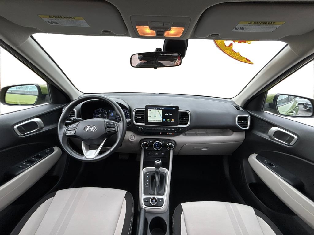 Used 2020 Hyundai Venue SEL w/ Convenience + Premium Package image 16