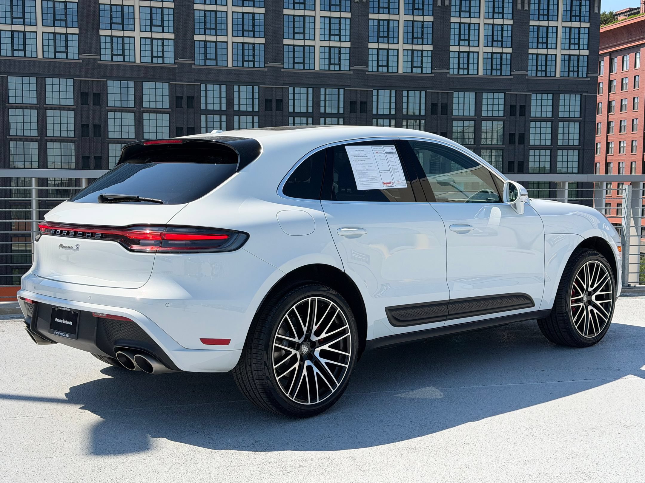 Certified 2023 Porsche Macan S AWD/4WD image 7