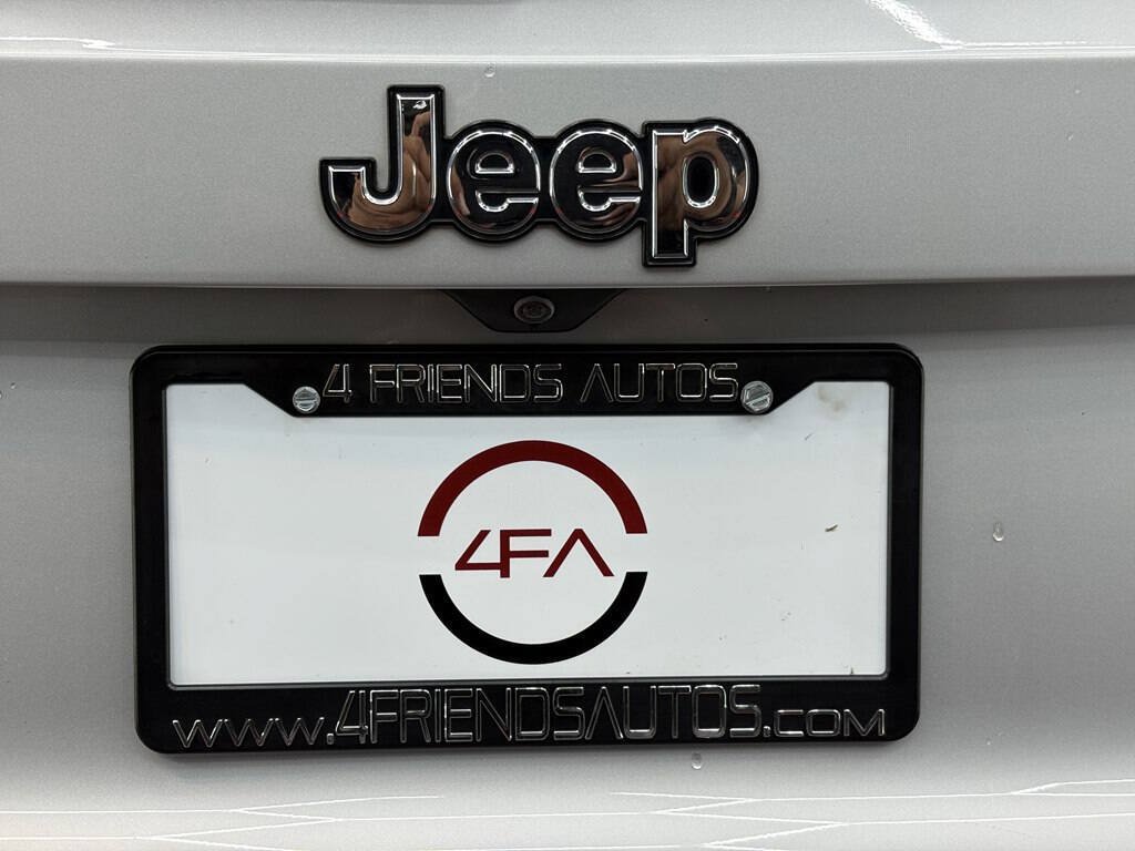 Used 2018 Jeep Renegade Limited w/ UConnect 8.4 Nav Group AWD/4WD image 34