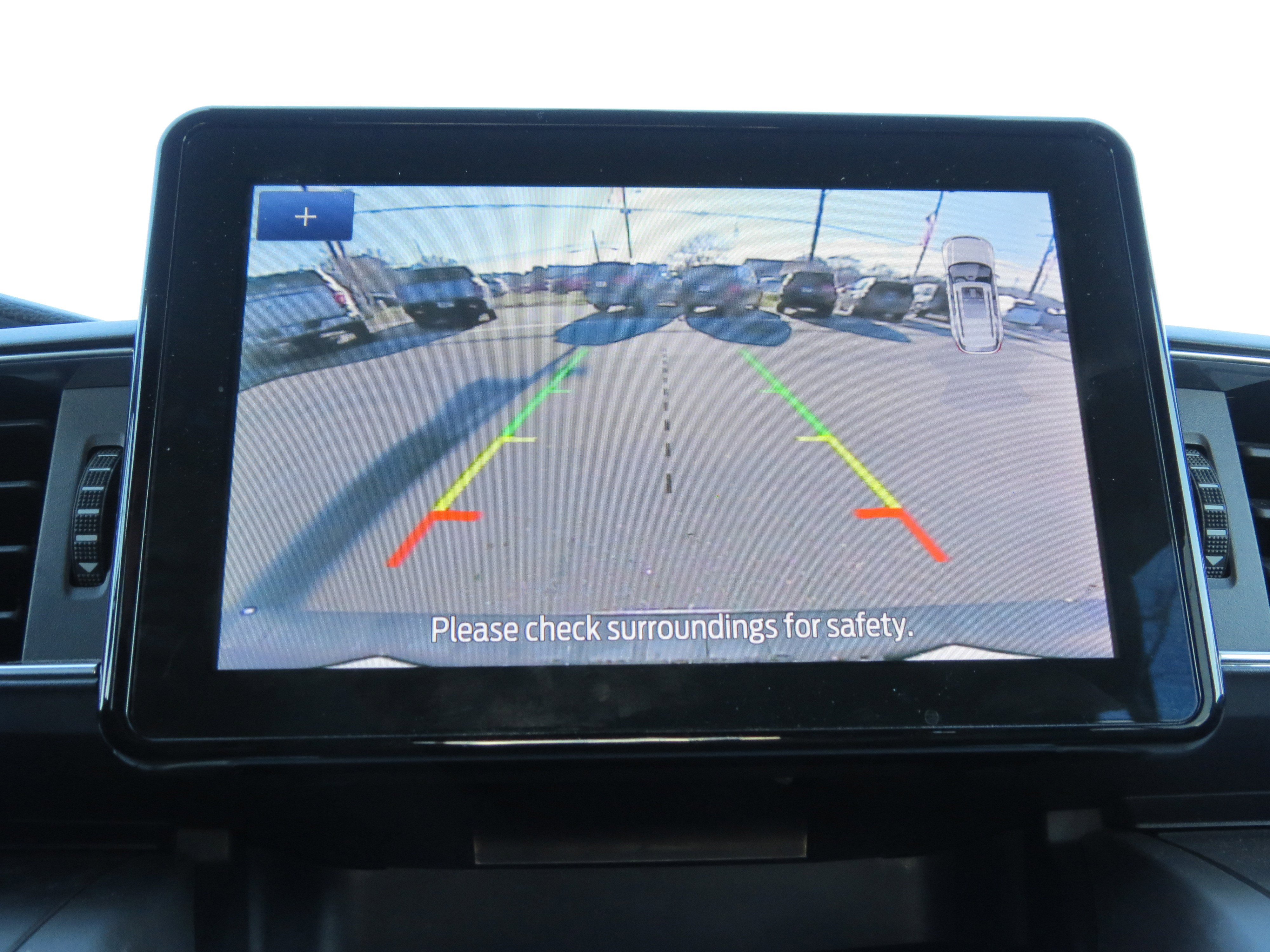 Used 2022 Ford Explorer XLT w/ Equipment Group 202A image 28