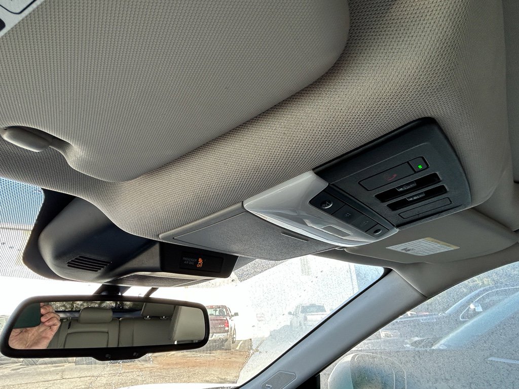 Used 2023 Nissan Rogue SL w/ SL Premium Package image 17