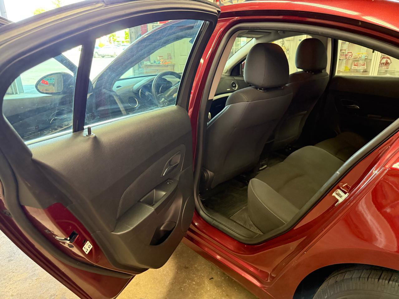 Used 2015 Chevrolet Cruze LT FWD image 17