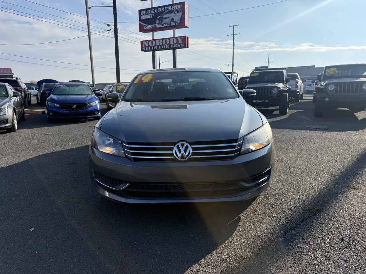 Used 2014 Volkswagen Passat 1.8T Wolfsburg Edition FWD image 2