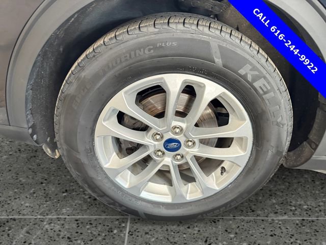 Used 2022 Ford Escape SE w/ Cold Weather Package image 11