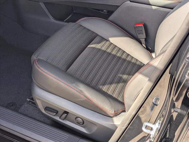 Used 2025 Nissan Rogue SV w/ Rock Creek Premium Package image 4