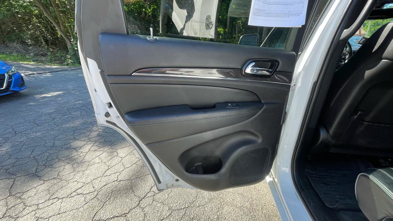 Used 2021 Jeep Grand Cherokee Overland AWD/4WD image 19