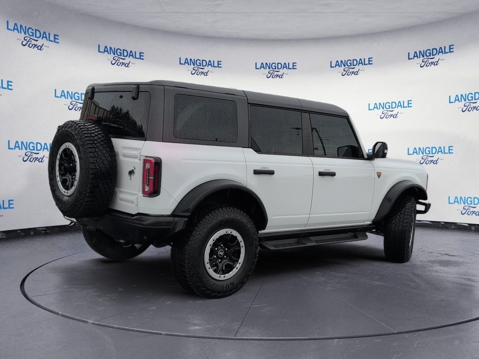 Used 2024 Ford Bronco Badlands AWD/4WD image 4