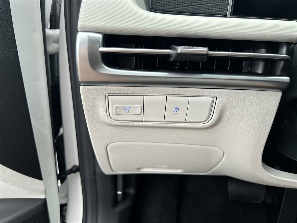 New 2026 Hyundai Tucson SE image 24