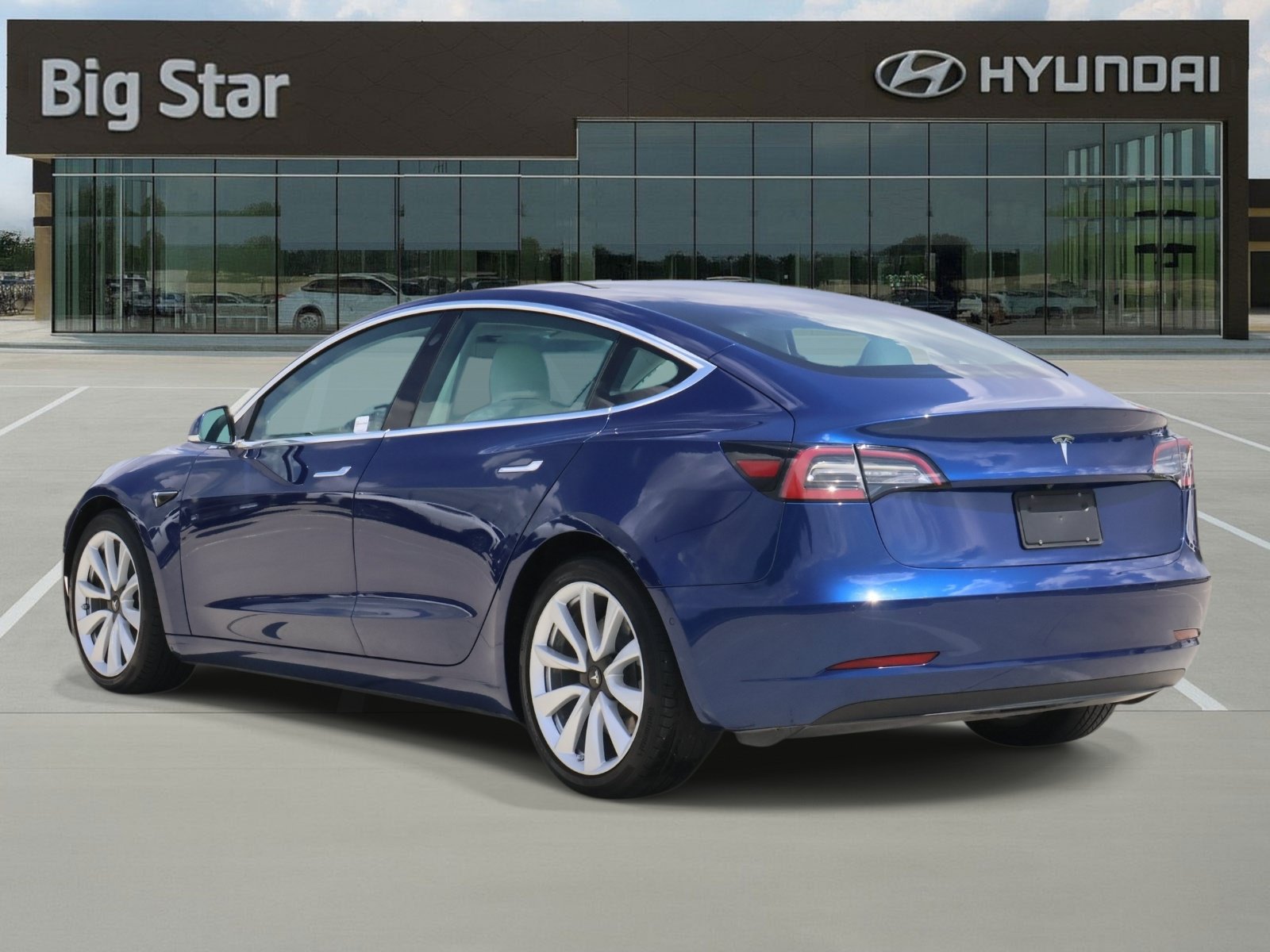 Used 2019 Tesla Model 3 Standard Range RWD image 3