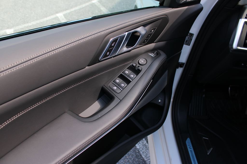 New 2026 BMW X5 xDrive50e w/ M Sport Package image 27