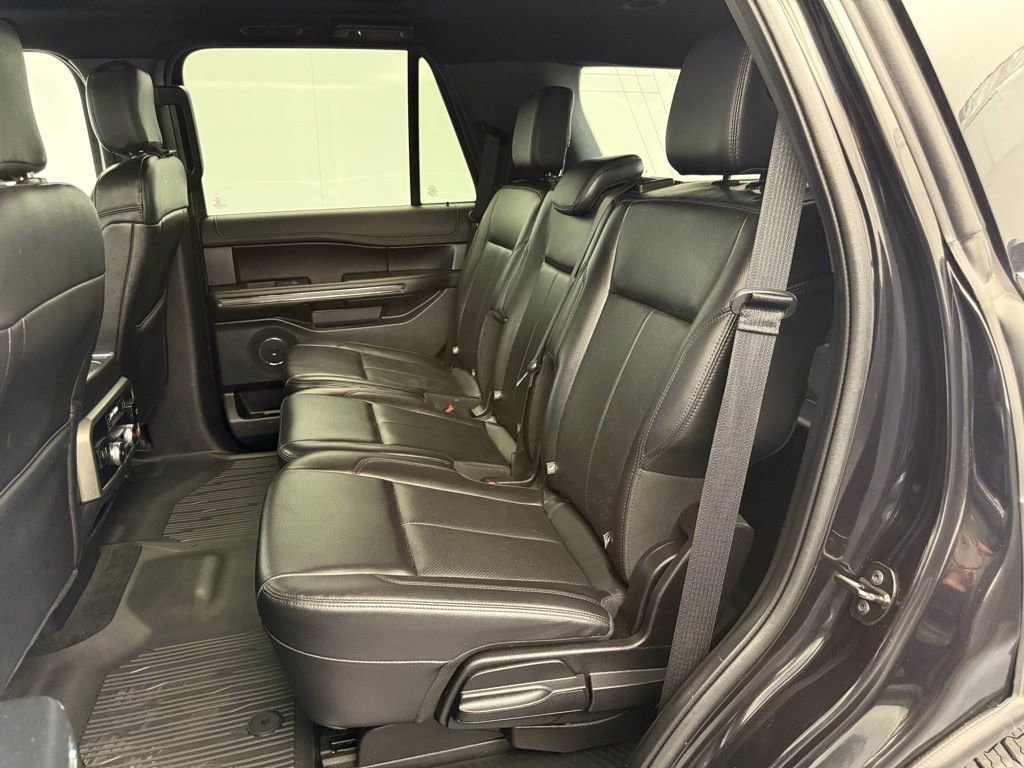 Used 2020 Ford Expedition XLT w/ Equipment Group 202A AWD/4WD image 45