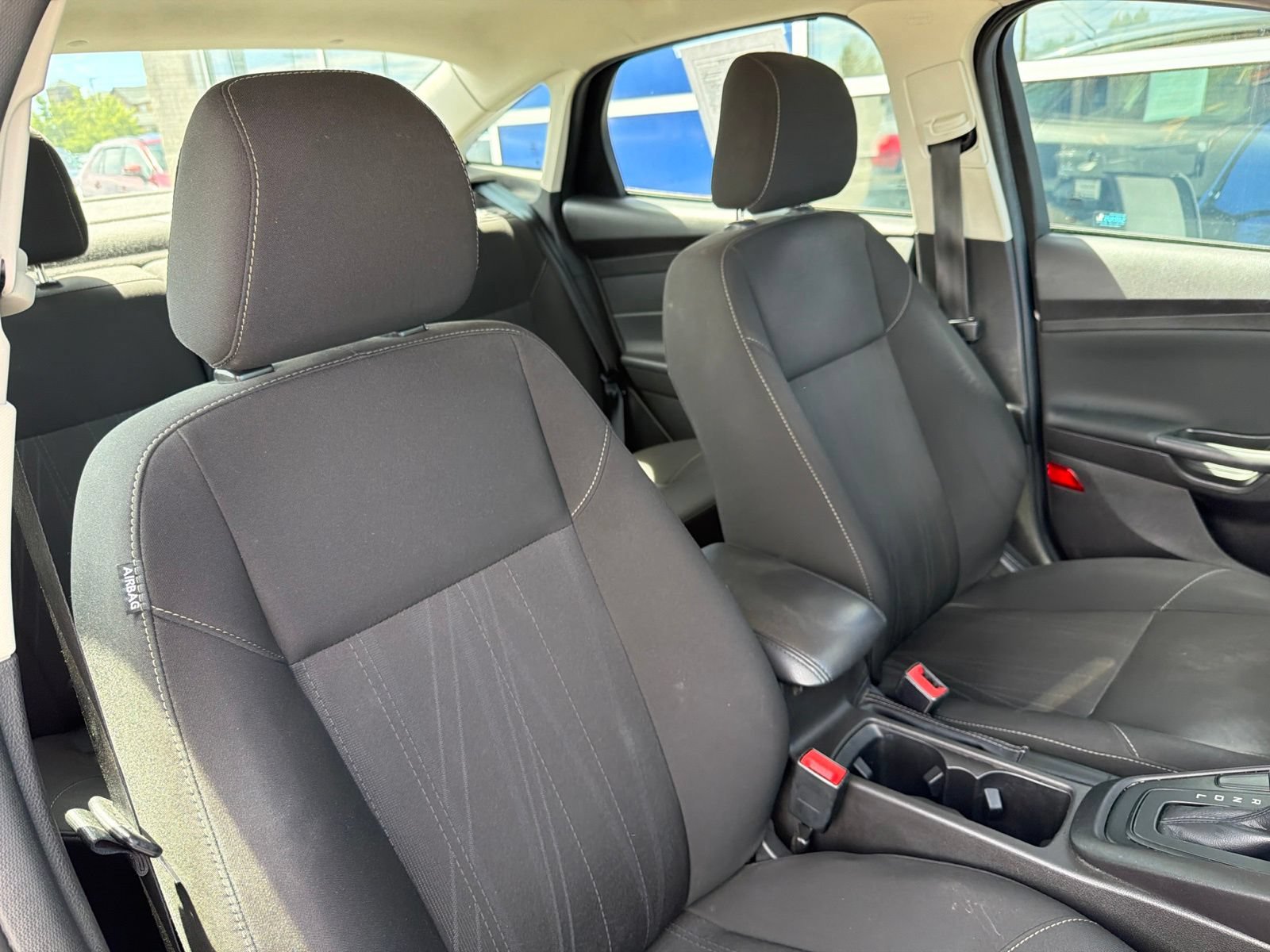 Used 2017 Ford Focus SE w/ Cold Weather Package FWD image 26