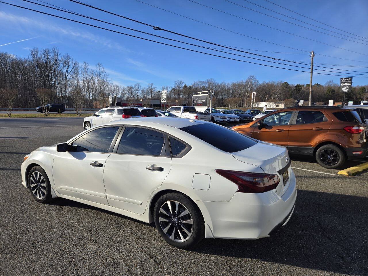 Used 2016 Nissan Altima 2.5 SV FWD image 10