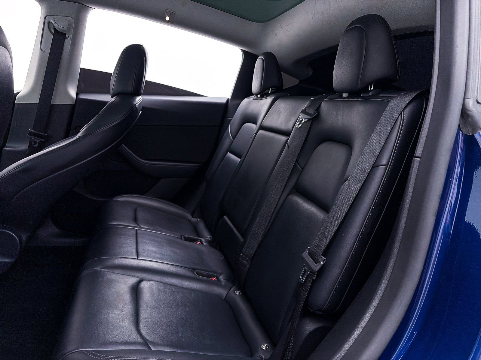 Used 2022 Tesla Model Y Long Range image 30