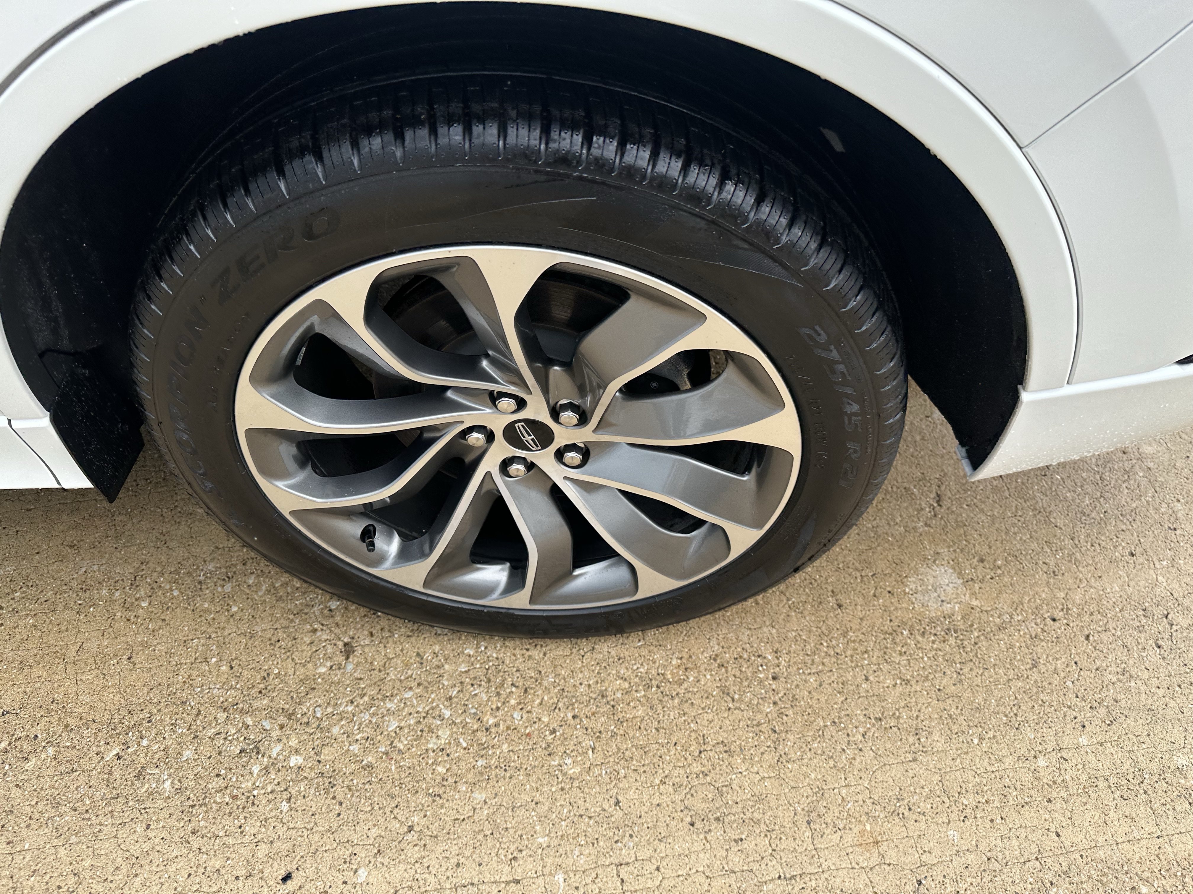 Used 2026 Lincoln Aviator AWD w/ Jet Appearance Package image 7
