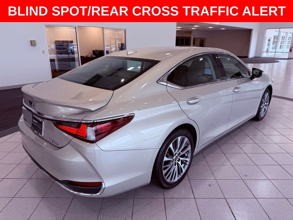 Certified 2020 Lexus ES 300h w/ Premium Package image 7