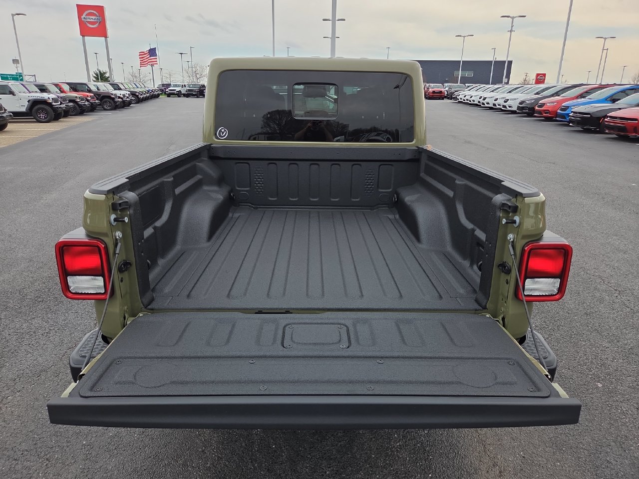New 2026 Jeep Gladiator Sport AWD/4WD image 7