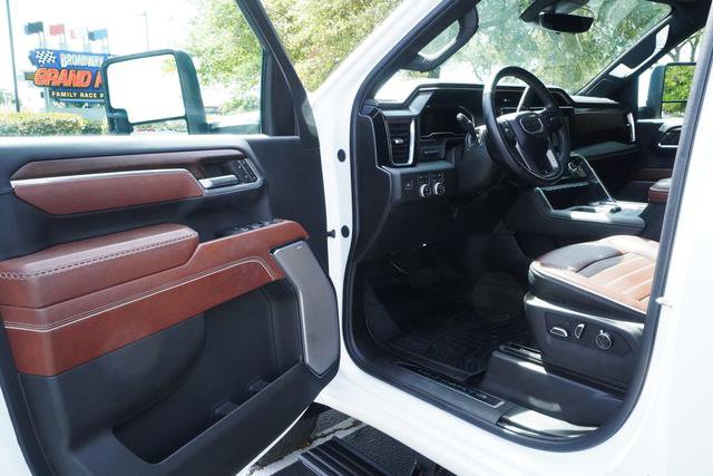 Used 2024 GMC Sierra 2500 Denali Ultimate w/ Max Trailering Package AWD/4WD image 17