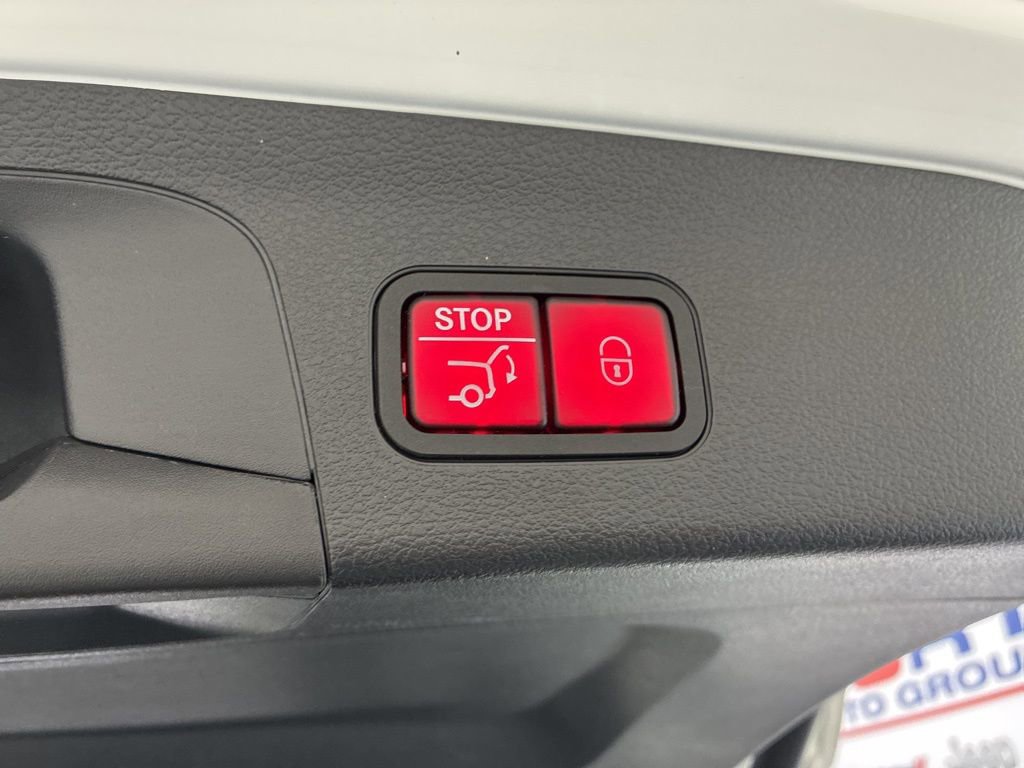 Used 2024 Mercedes-Benz GLS 450 4MATIC image 7