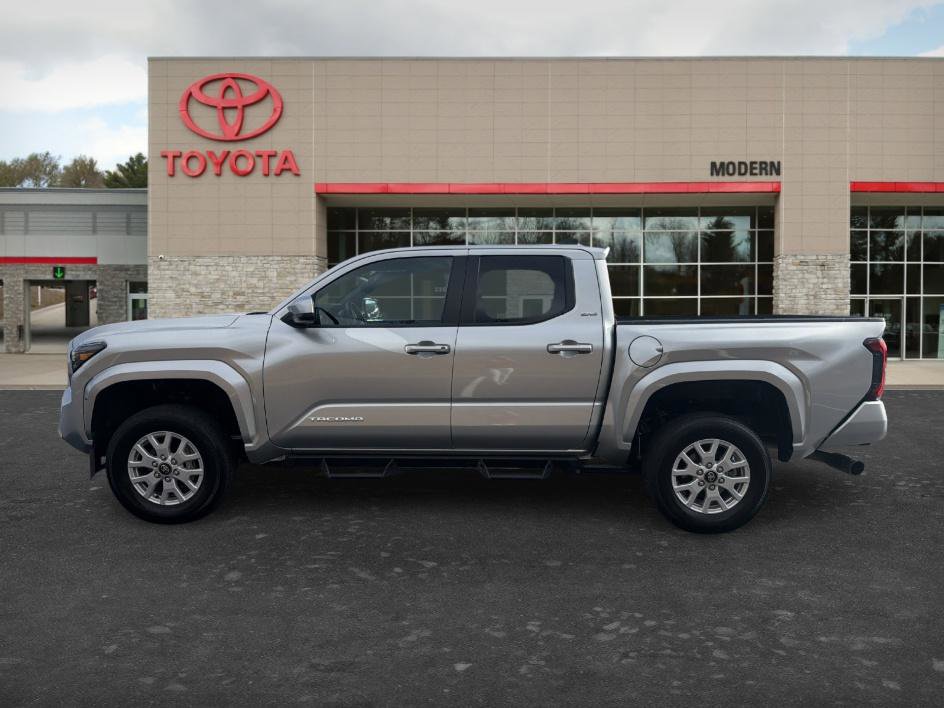 Certified 2024 Toyota Tacoma SR5 AWD/4WD image 7