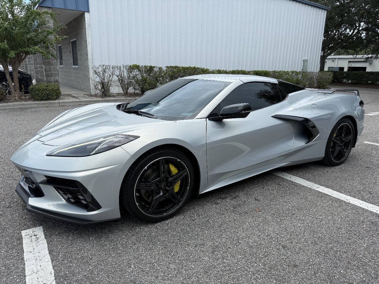 Used 2021 Chevrolet Corvette Stingray Premium Conv w/ Z51 Performance Package RWD image 2