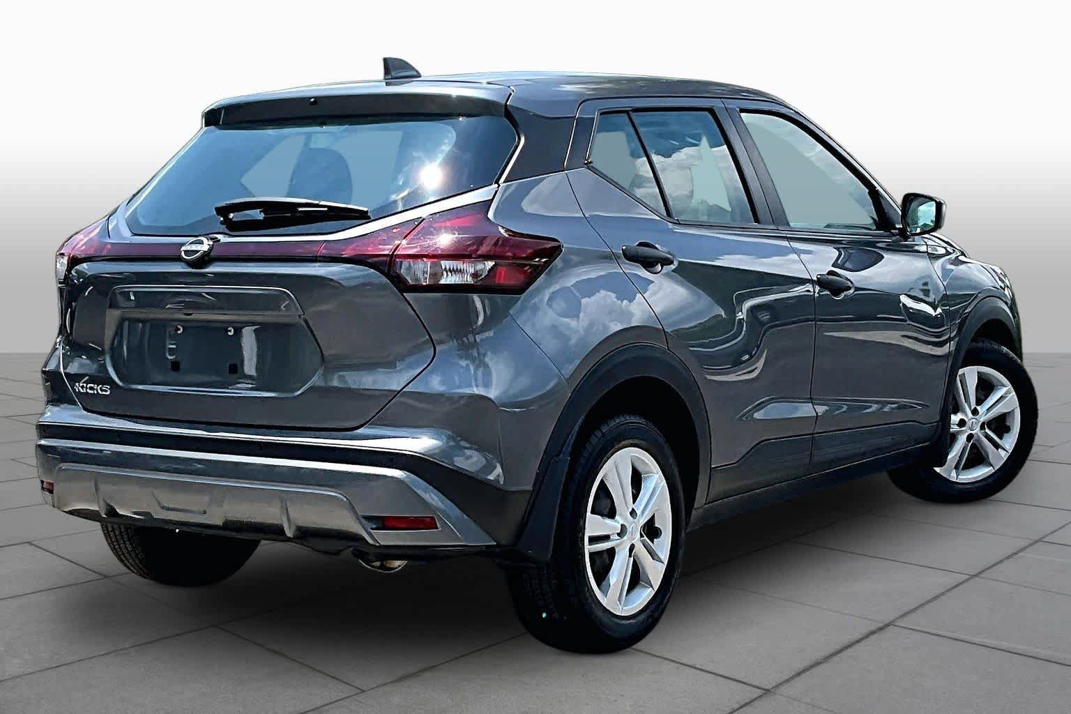 Used 2023 Nissan Kicks S FWD image 13