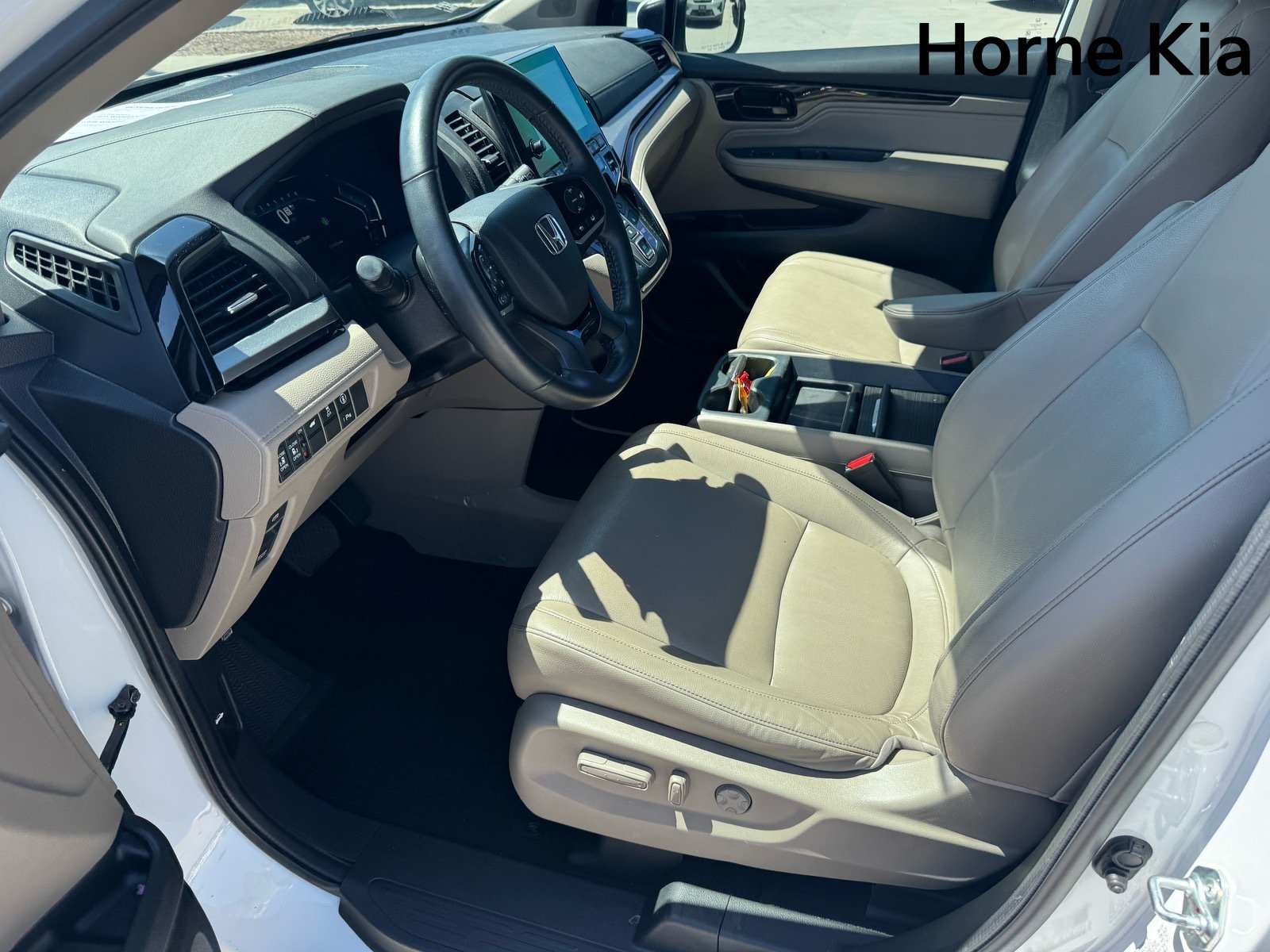 Used 2024 Honda Odyssey Touring image 9