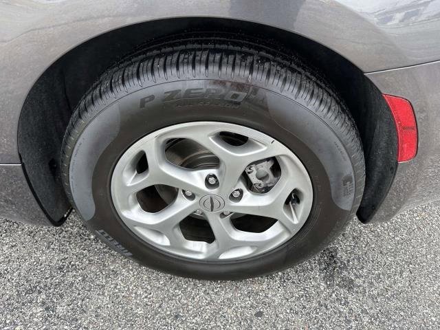 Used 2023 Chrysler Pacifica Limited image 35