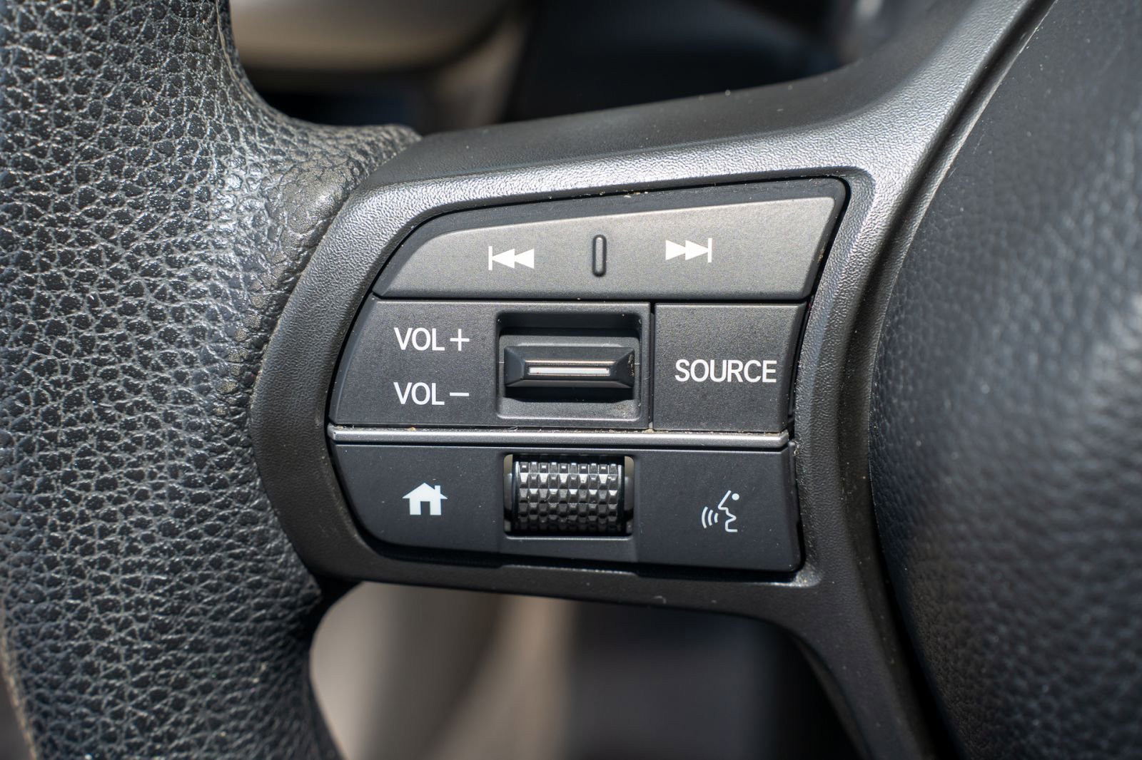 Used 2023 Honda HR-V LX image 29