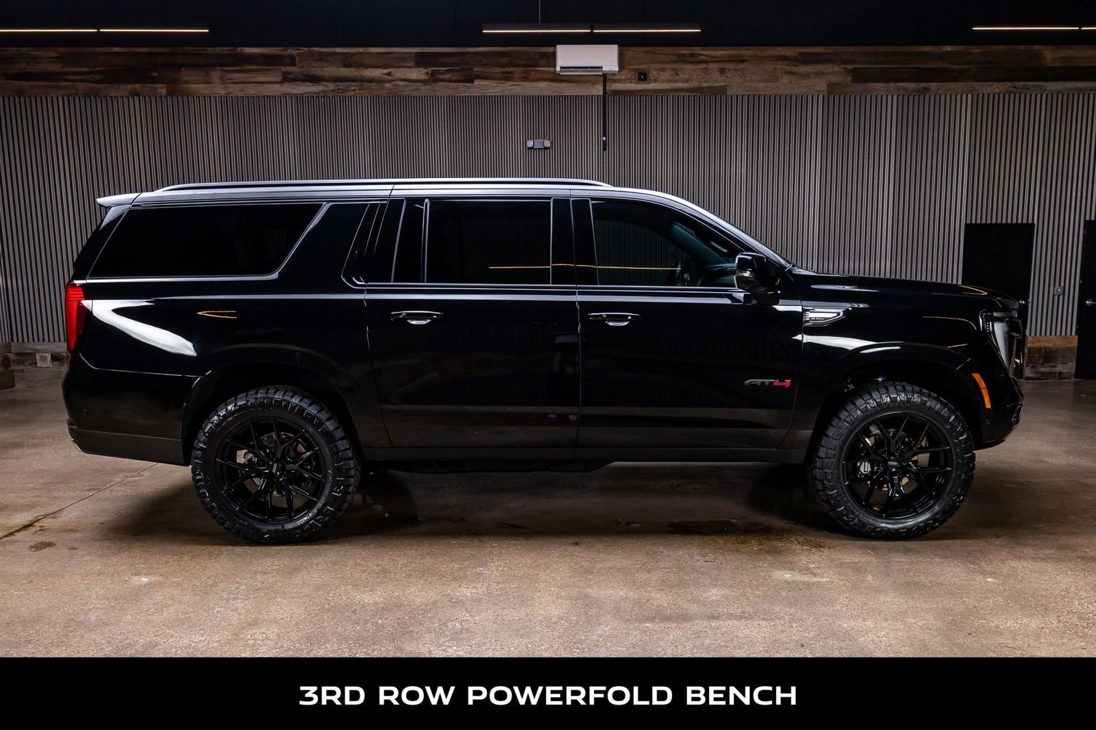 Used 2025 GMC Yukon XL AT4 w/ Premium Trailering Package AWD/4WD image 11