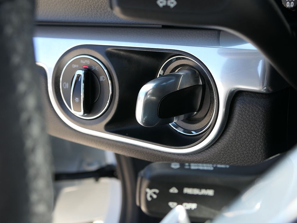 Used 2024 Porsche 718 Boxster RWD image 15