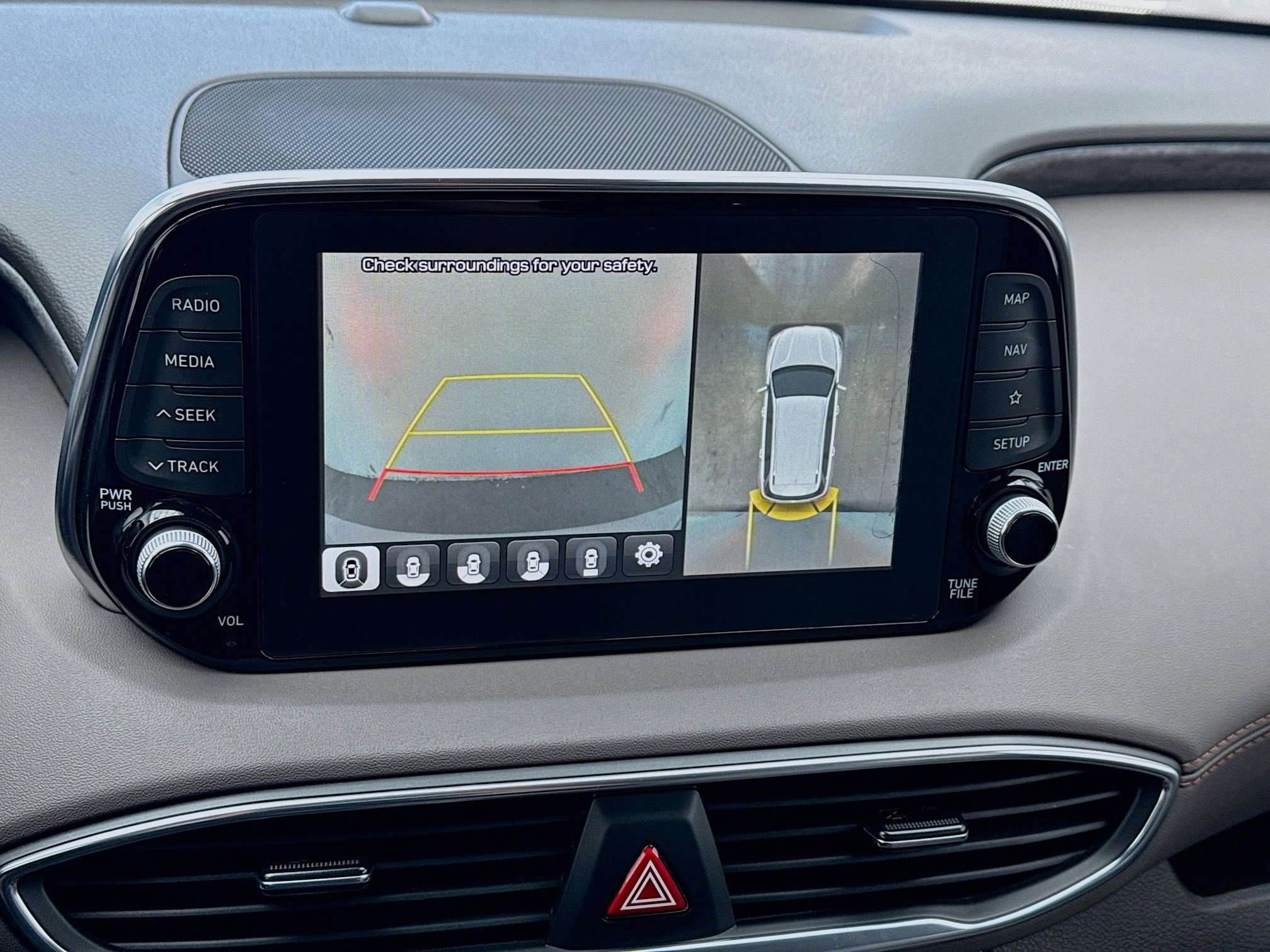 Used 2020 Hyundai Santa Fe Limited image 10