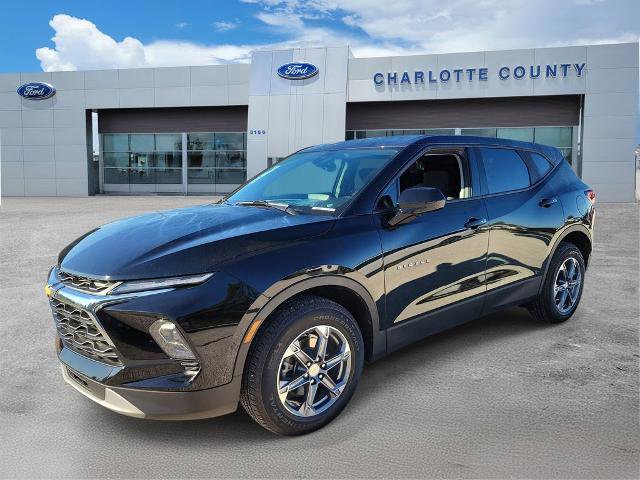 Used 2023 Chevrolet Blazer LT image 2