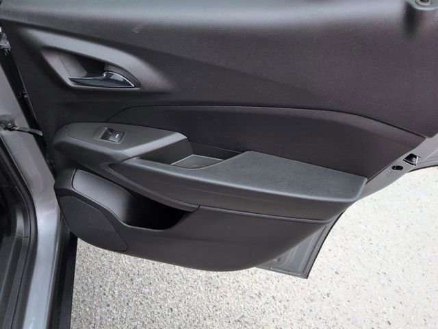 Used 2024 Chevrolet Trax LS FWD image 29