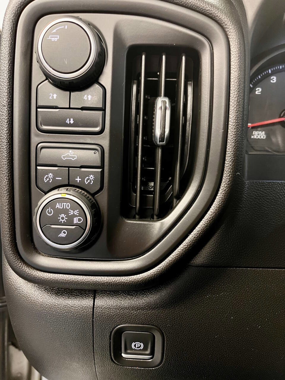 Used 2022 Chevrolet Silverado 2500 W/T w/ WT Fleet Convenience Package image 13