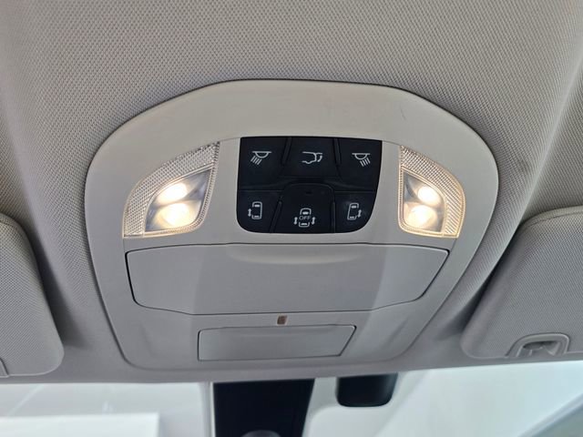 Used 2020 Chrysler Pacifica Touring-L FWD image 20