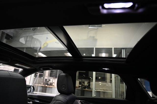 Used 2025 Cadillac XT5 Premium Luxury image 21