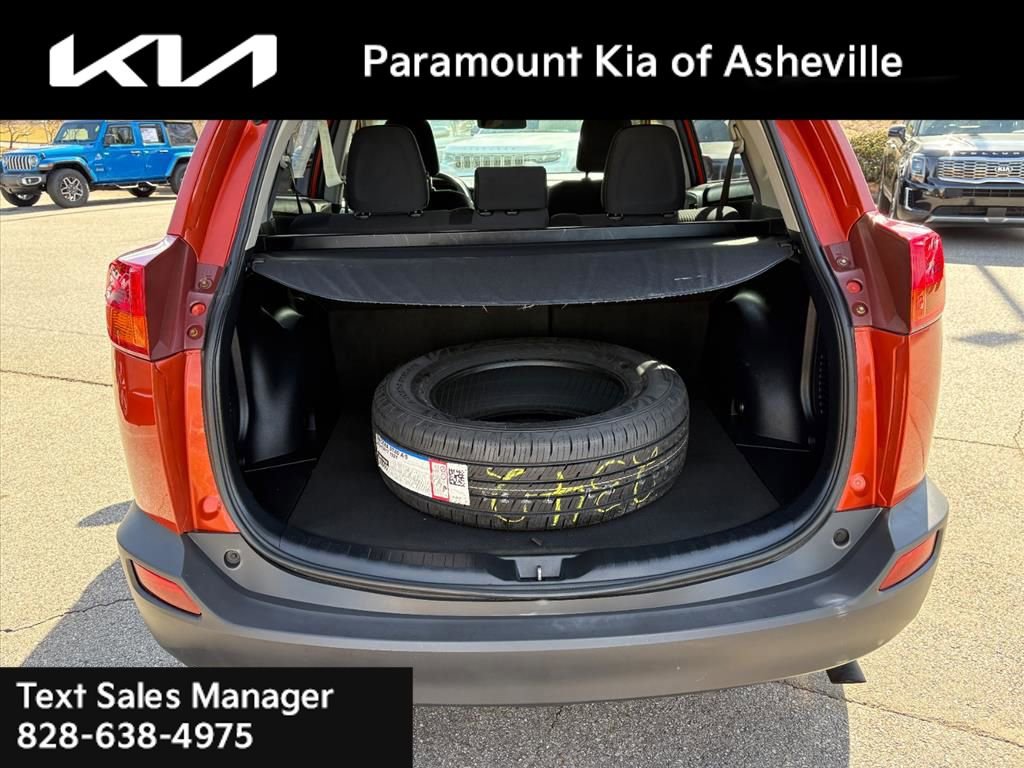 Used 2015 Toyota RAV4 LE image 29