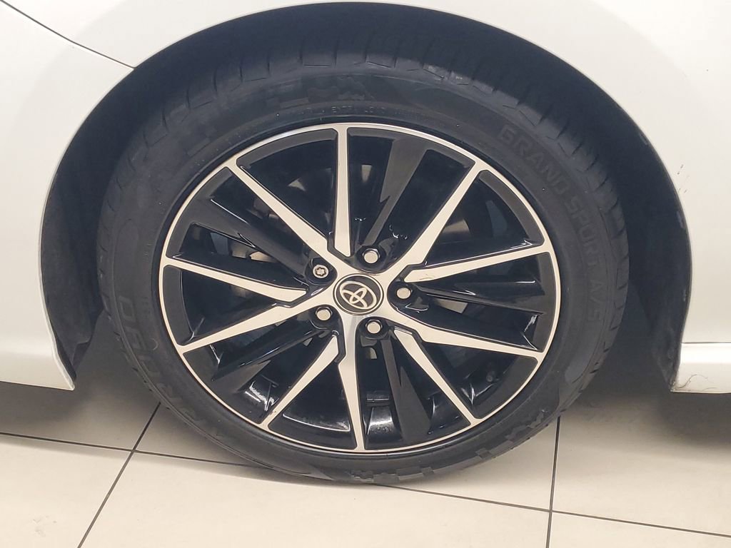 Used 2023 Toyota Camry SE image 4