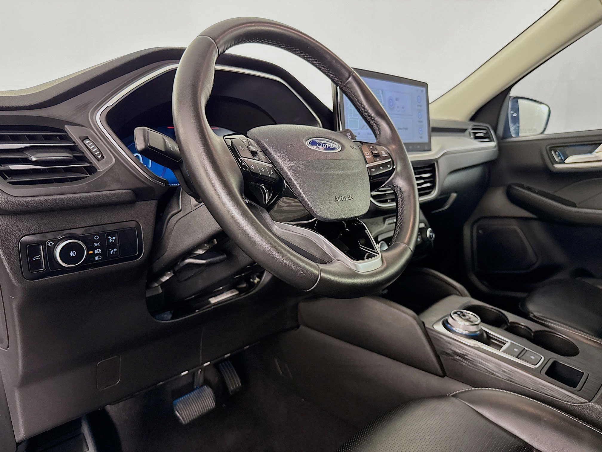 Used 2024 Ford Escape Platinum AWD/4WD image 22