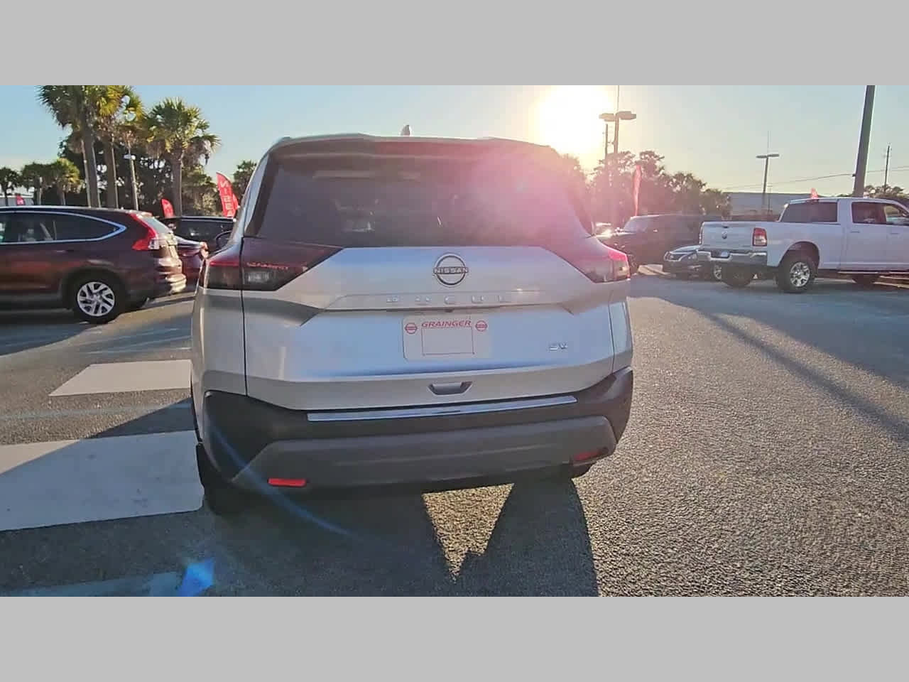 Used 2022 Nissan Rogue SV w/ SV Premium Package image 32