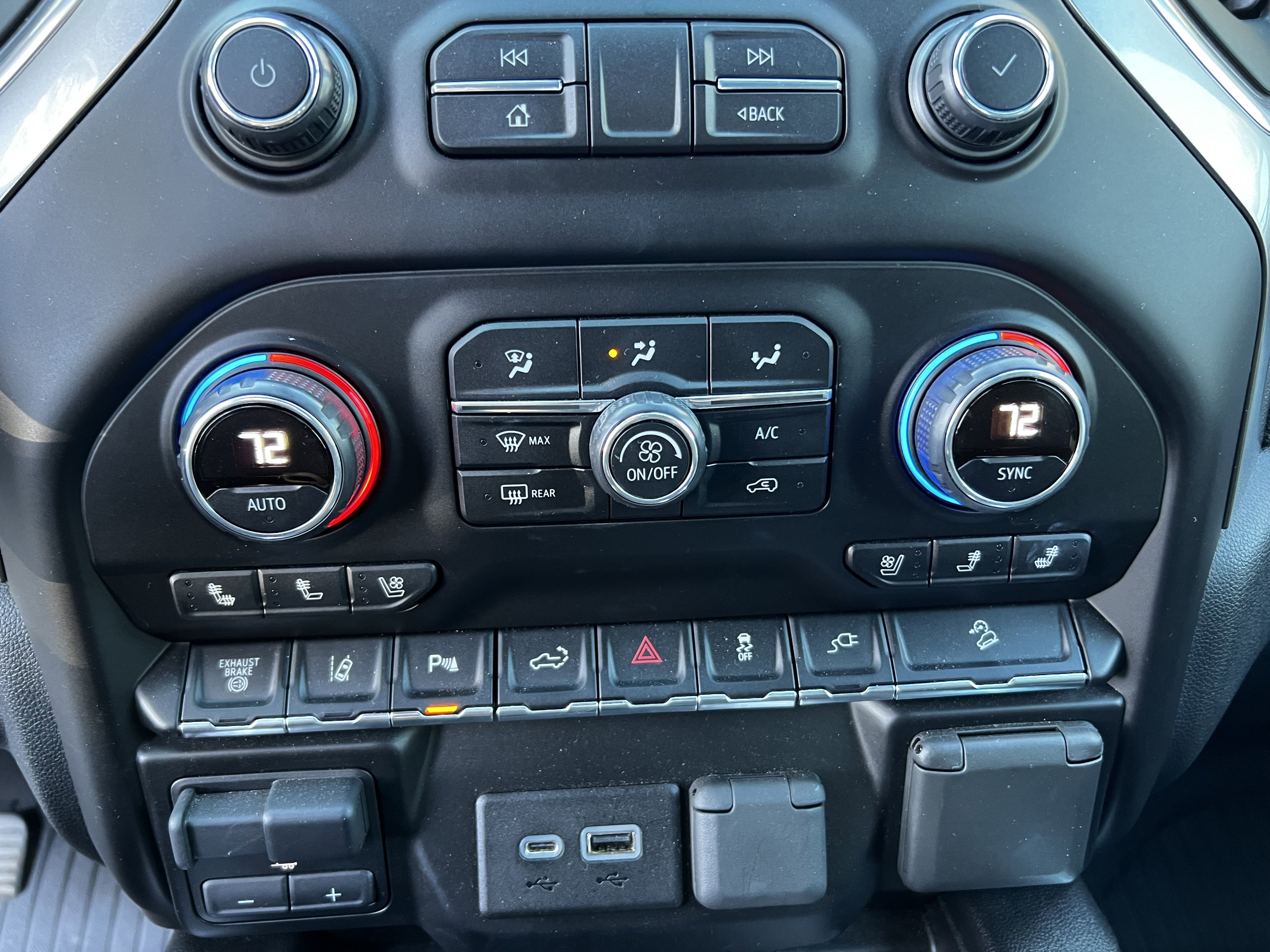 Used 2020 Chevrolet Silverado 2500 LTZ w/ LTZ Premium Package image 27