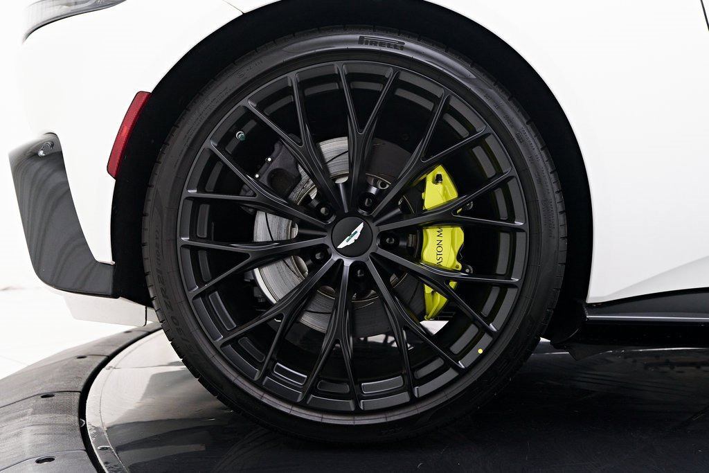 Used 2023 Aston Martin V8 Vantage Roadster image 35